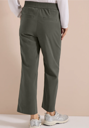Broek D. Kaki