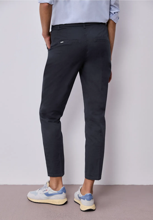 Broek D. Blauw