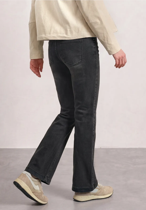 Broek D. Grijs