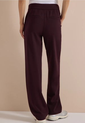 Broek D. Rood
