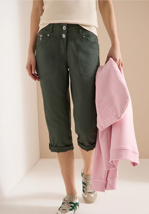 Broek D. Kaki