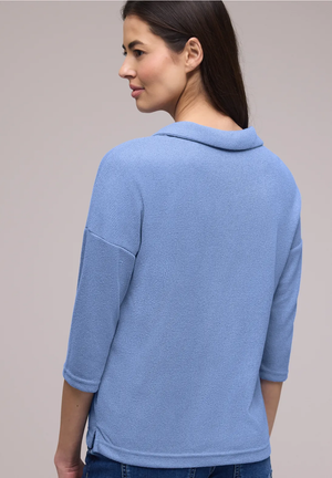 T-Shirt L. Jeans