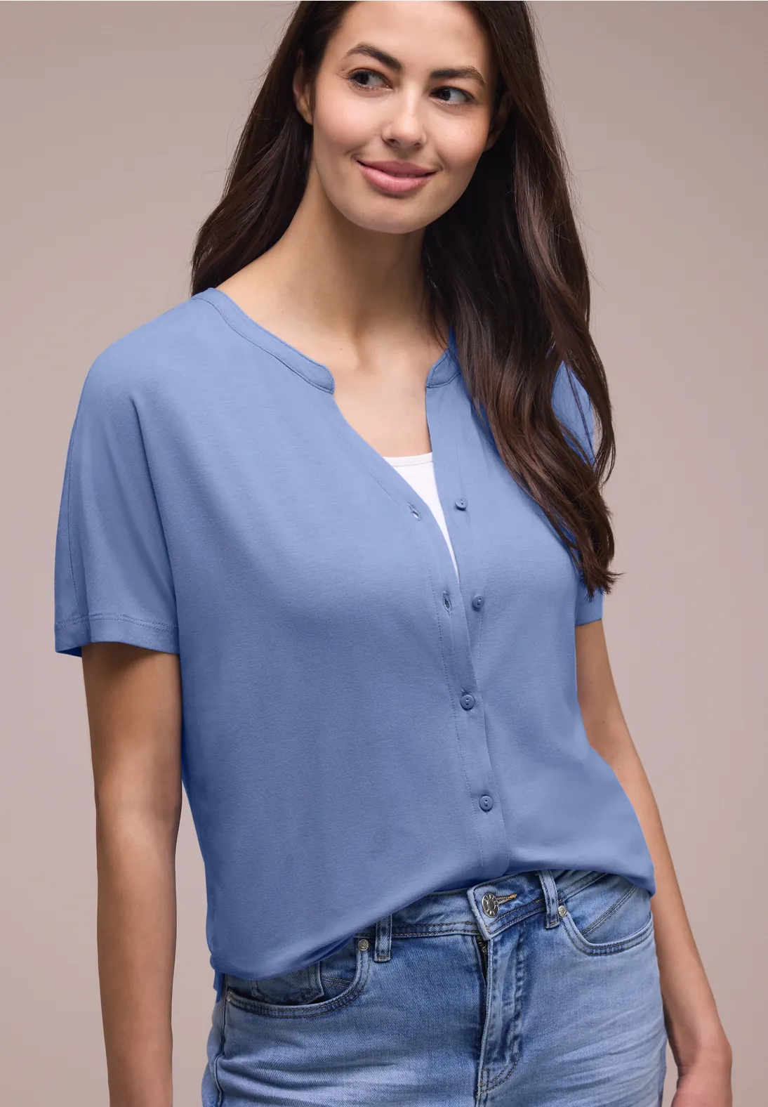 T-Shirt L. Jeans