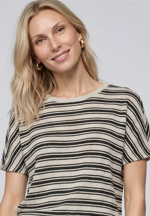 T-Shirt Zwart/color