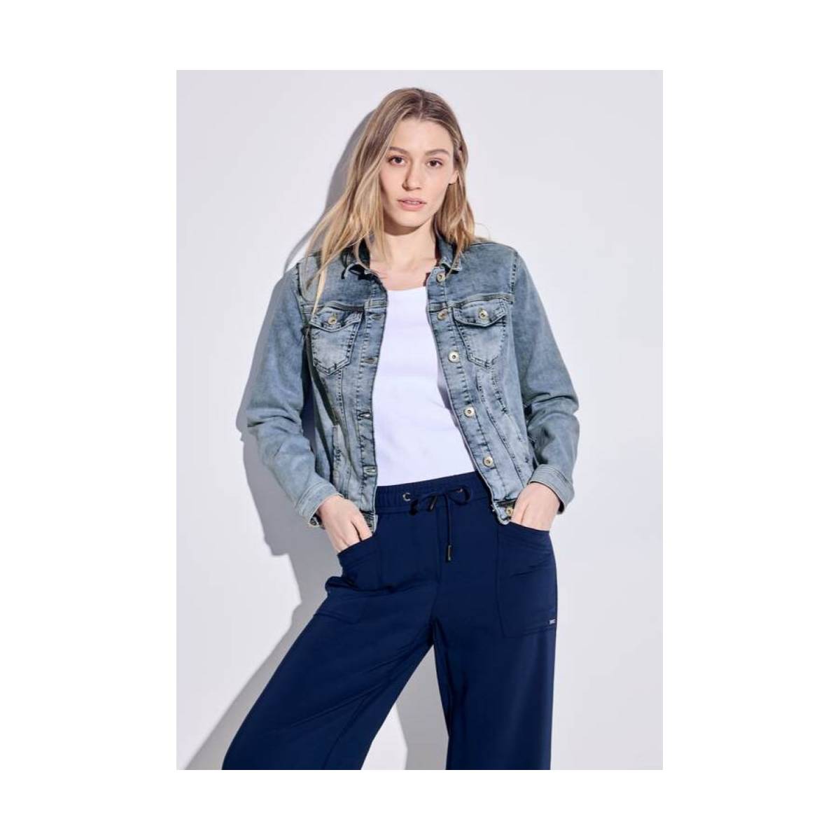 CECIL  mantels/vesten lichte jeans -  model b212076 - Dameskleding mantels/vesten jeans